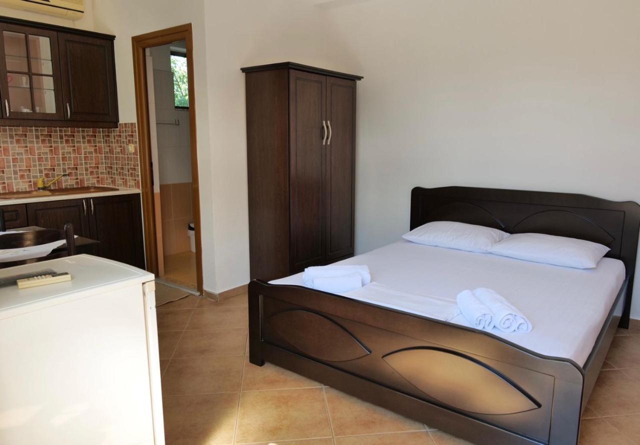 Vita Apartment - Spacious Garden And Balcony 5 Min To Beach & Center クサミル エクステリア 写真