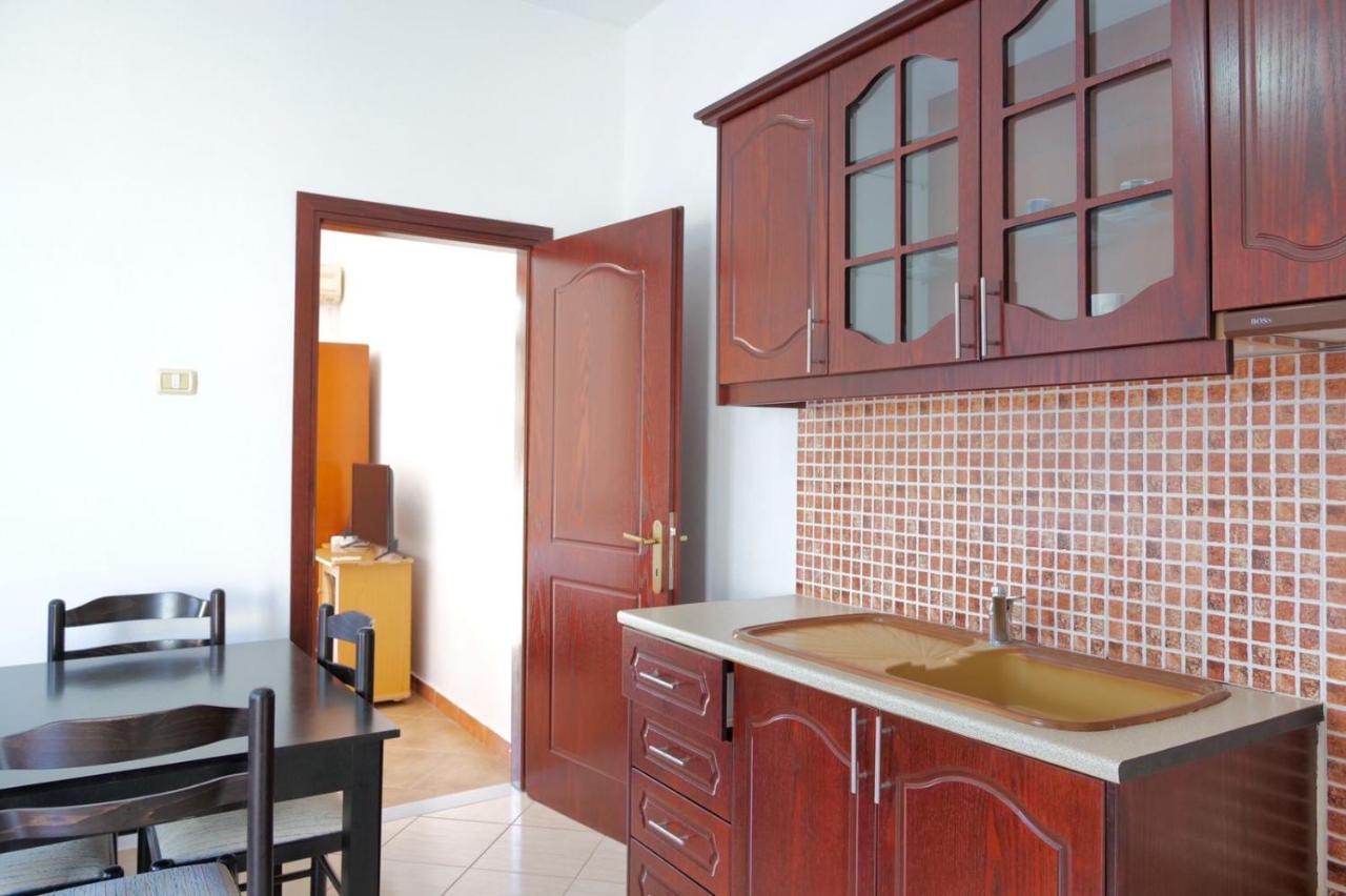 Vita Apartment - Spacious Garden And Balcony 5 Min To Beach & Center クサミル エクステリア 写真