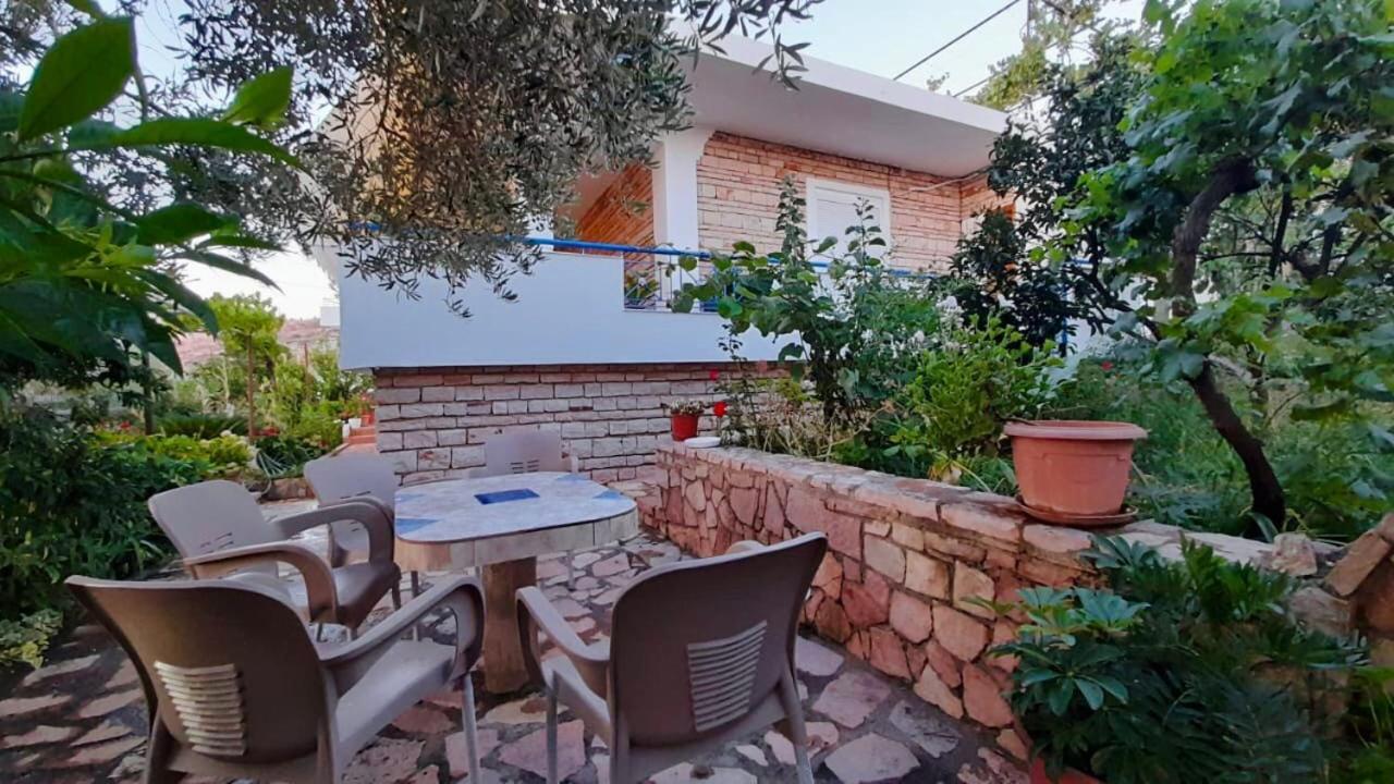 Vita Apartment - Spacious Garden And Balcony 5 Min To Beach & Center クサミル エクステリア 写真
