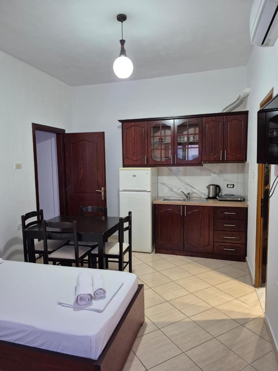Vita Apartment - Spacious Garden And Balcony 5 Min To Beach & Center クサミル エクステリア 写真
