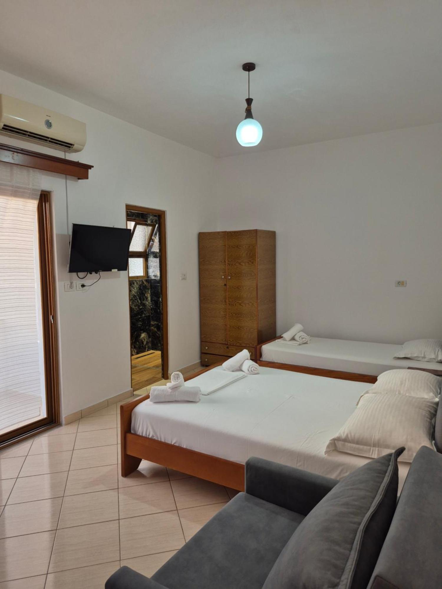 Vita Apartment - Spacious Garden And Balcony 5 Min To Beach & Center クサミル エクステリア 写真