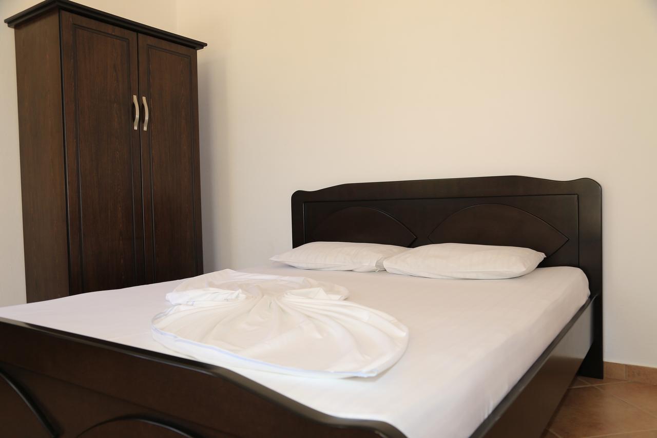 Vita Apartment - Spacious Garden And Balcony 5 Min To Beach & Center クサミル エクステリア 写真